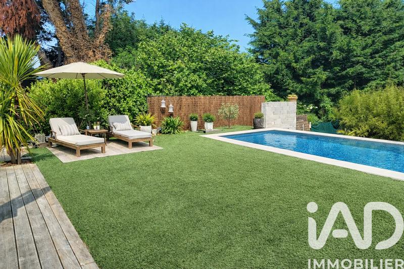 Maison - 265 m² - 10 pièces