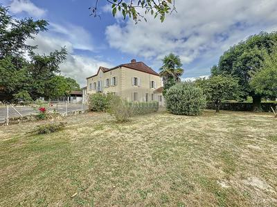 Maison - 298 m² - 6 pièces