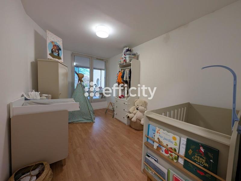 Appartement - 90 m² - 4 pièces