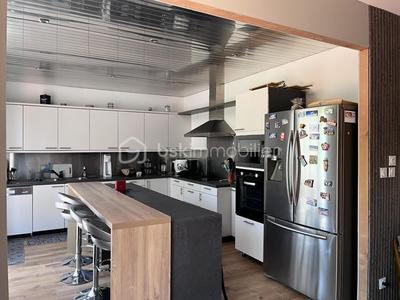 Maison traditionnelle - 191 m² - 6 pièces