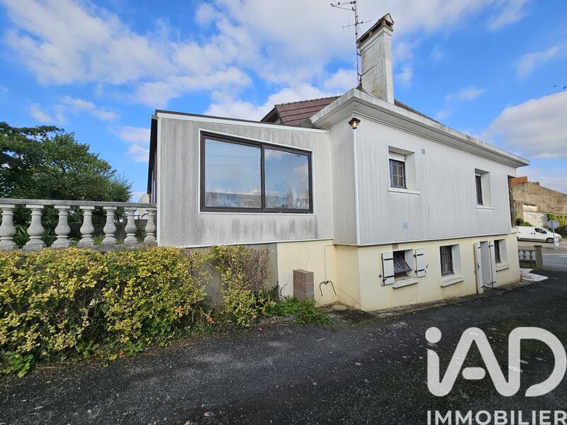 Maison - 213 m² - 9 pièces