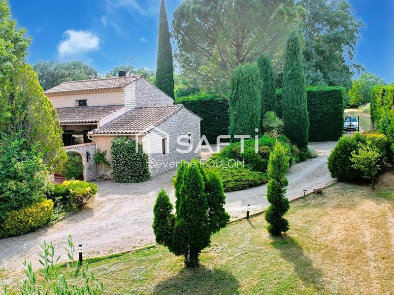 Maison - 185 m² - 9 pièces