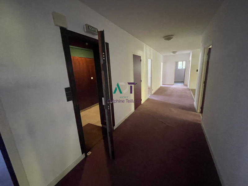 Appartement - 217 m² - 9 pièces