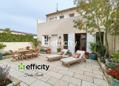 Maison - 172 m² - 9 pièces