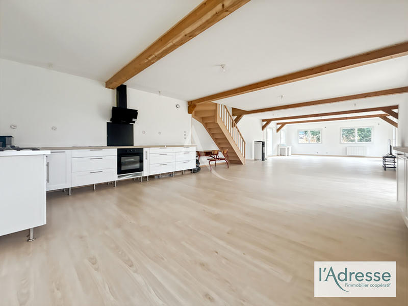 Maison - 215 m² - 7 pièces