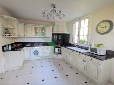 Maison de maîtres - 279 m² - 11 pièces