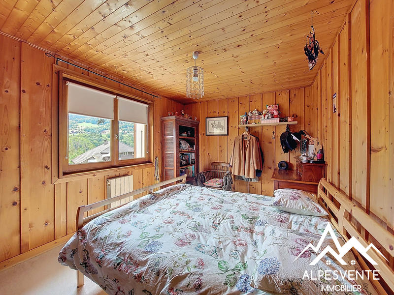 Maison - 249 m² - 9 pièces