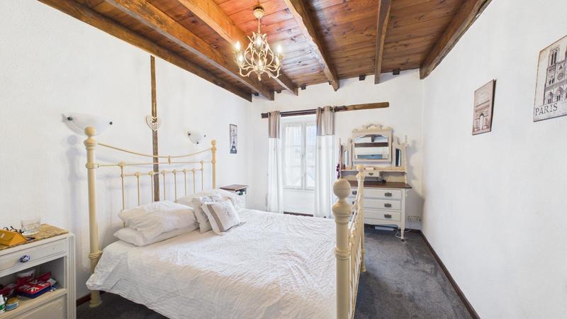 Maison - 160 m² - 8 pièces