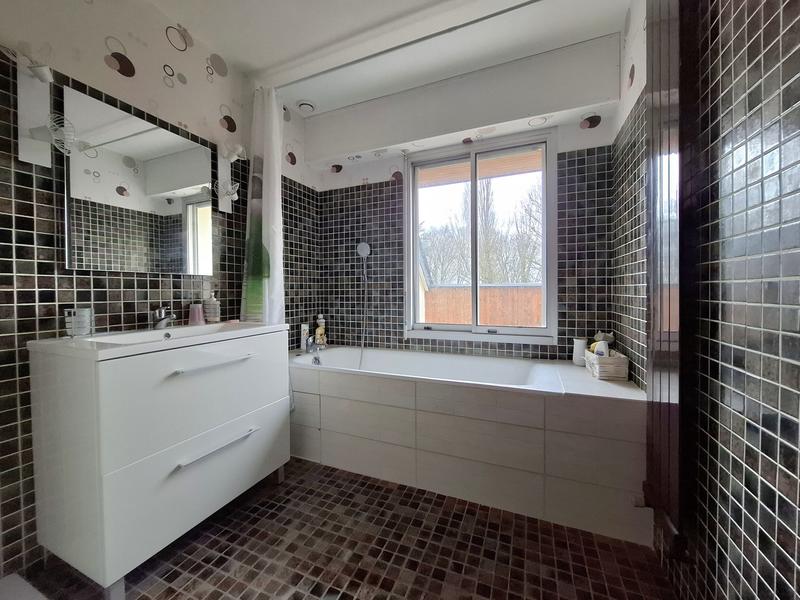 Maison - 279 m² - 9 pièces