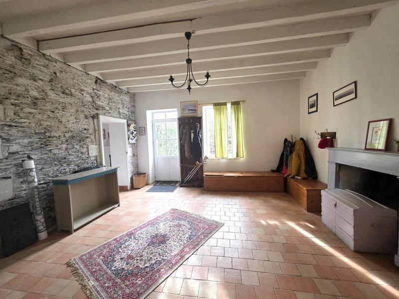 Maison - 303 m² - 12 pièces