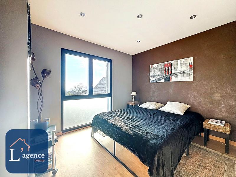 Maison - 202 m² - 8 pièces