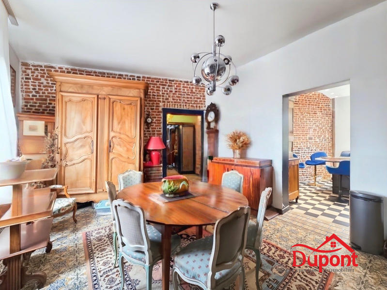 Maison - 344 m² - 11 pièces