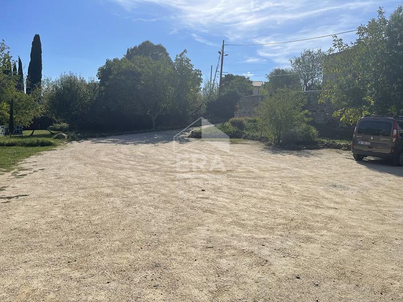 Demeure - 900 m² - 14 pièces