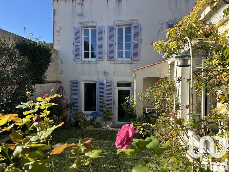 Maison - 238 m² - 7 pièces