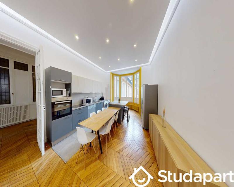 Chambre - 77 m² - 1 pièce