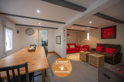 Maison - 200 m² - 7 pièces