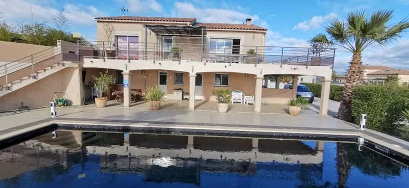 Maison - 240 m² - 6 pièces