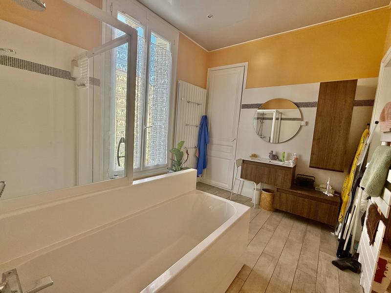 Maison - 160 m² - 8 pièces