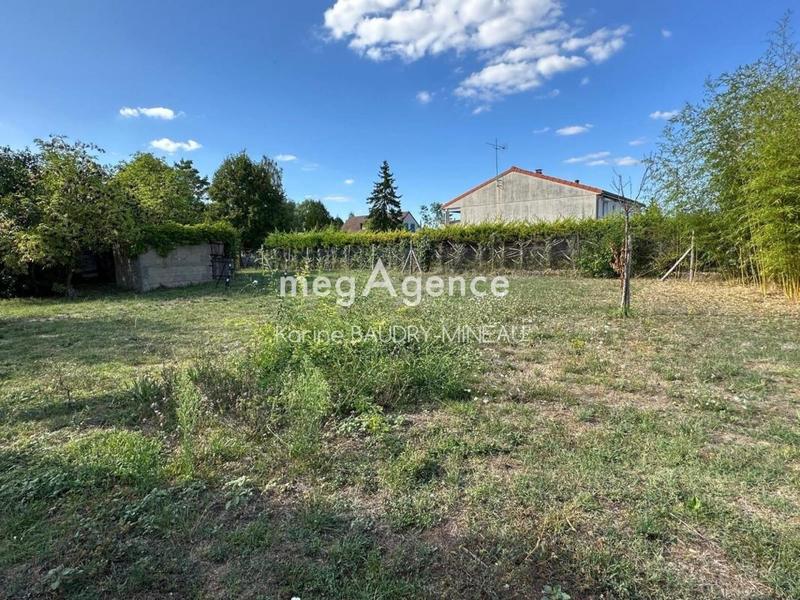 Terrain constructible - 746 m²