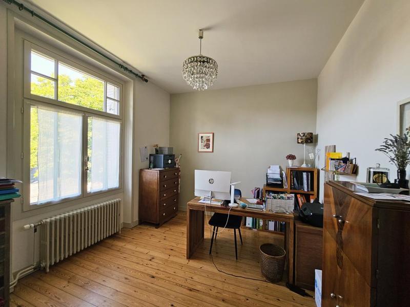 Maison - 210 m² - 8 pièces