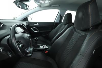 Peugeot 308 1.5 Blue-HDi Roadtrip 130 ch