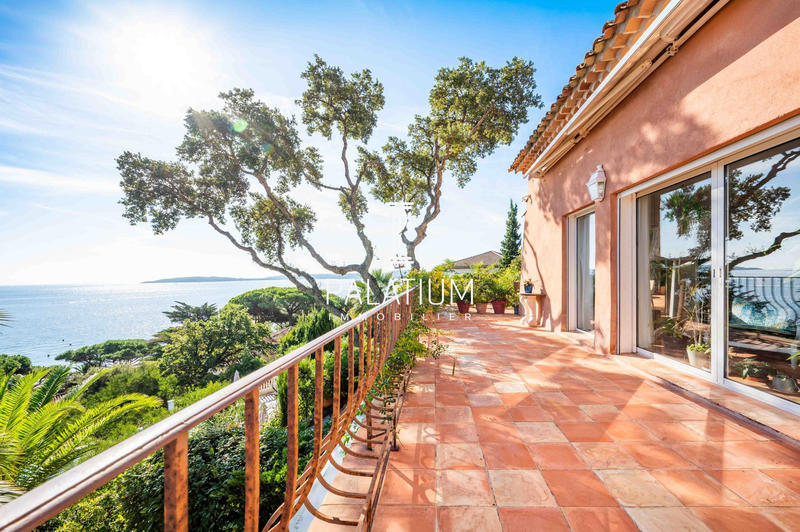 Villa - 289 m² - 10 pièces