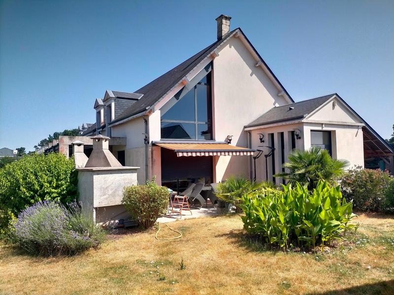 Maison - 448 m² - 9 pièces