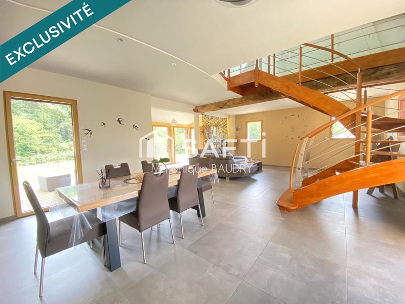 Maison - 215 m² - 7 pièces