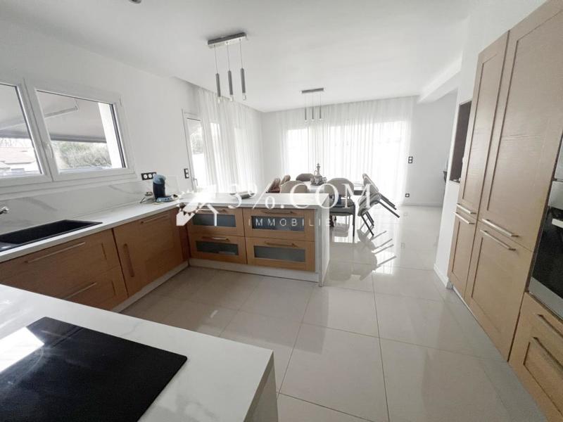 Maison - 121 m² - 5 pièces