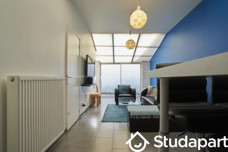 Chambre - 9 m² - 1 pièce