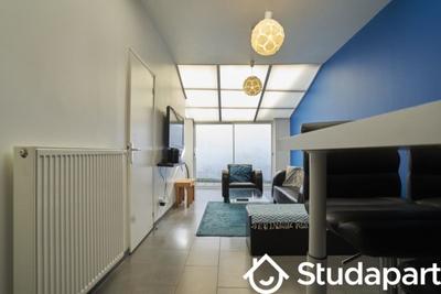 Chambre - 9 m² - 1 pièce