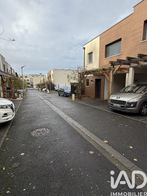 Maison - 84 m² - 4 pièces