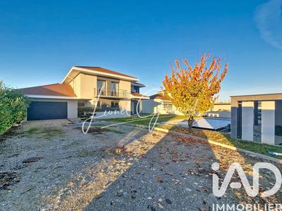 Maison - 153 m² - 5 pièces