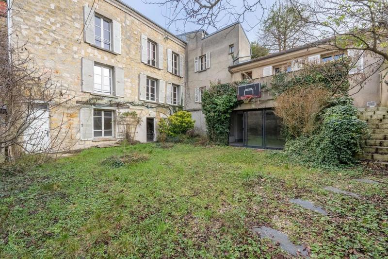 Maison - 196 m² - 7 pièces