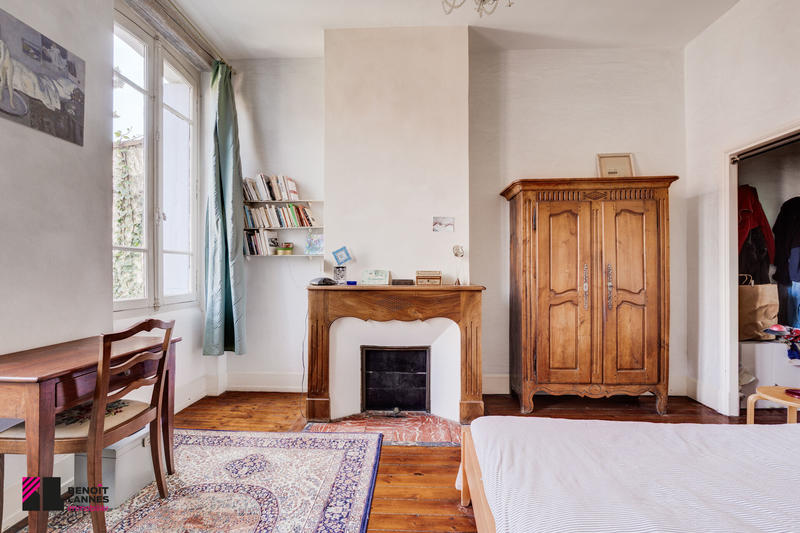 Maison - 216 m² - 8 pièces