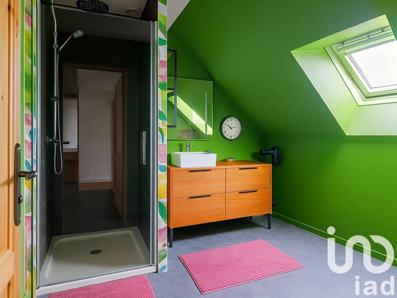 Maison - 180 m² - 8 pièces