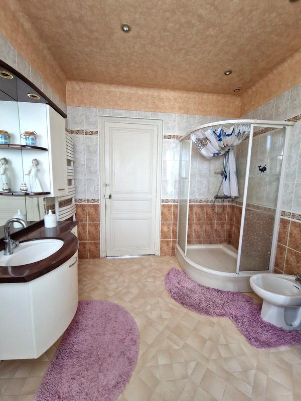 Maison - 195 m² - 7 pièces