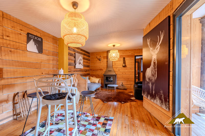 Maison - 600 m² - 12 pièces