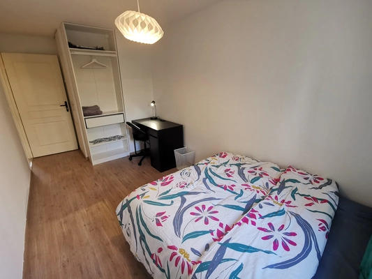 Chambre - 110 m² - 5 pièces