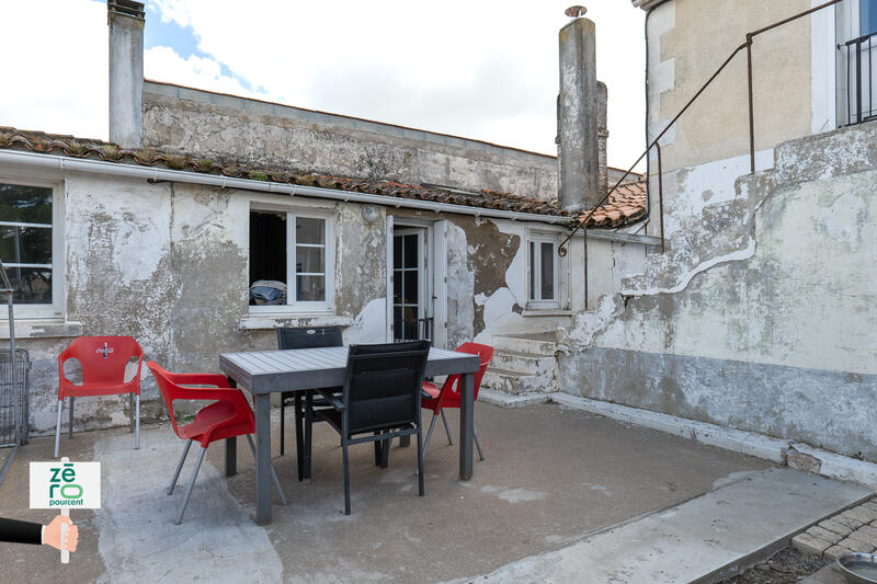 Maison - 223 m² - 8 pièces