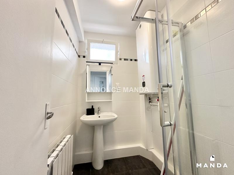 Chambre - 9 m² - 4 pièces