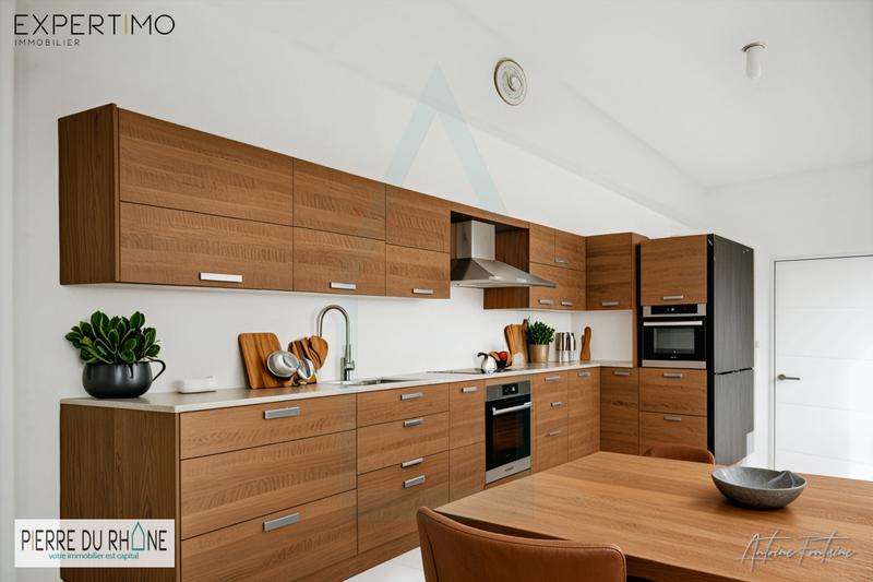 Appartement - 96 m² - 4 pièces