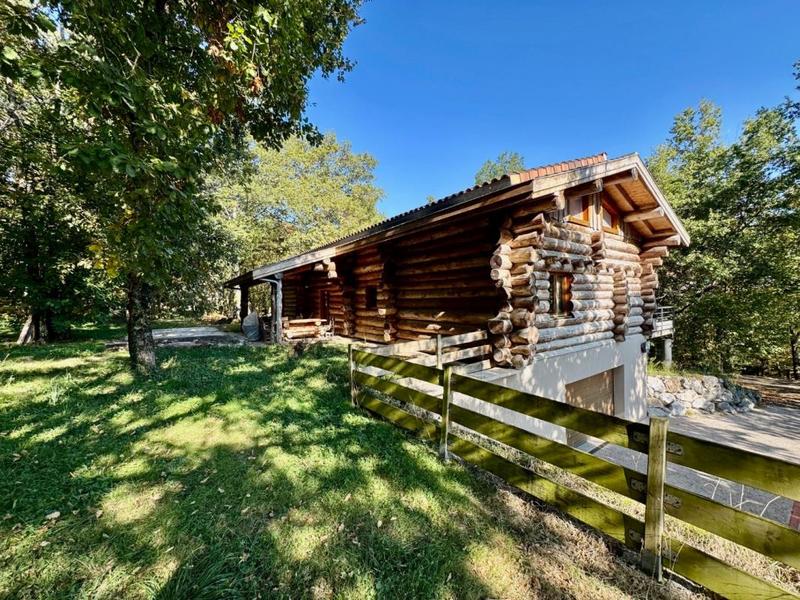 Propriété - 260 m² - 9 pièces