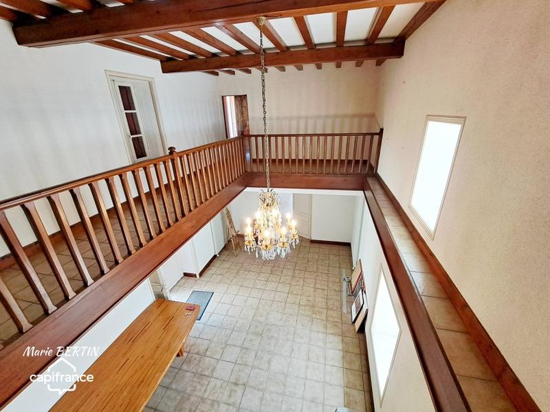Propriété - 426 m² - 11 pièces