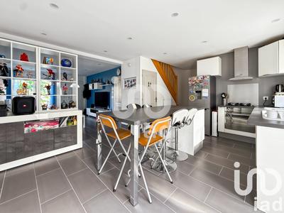 Maison - 92 m² - 4 pièces