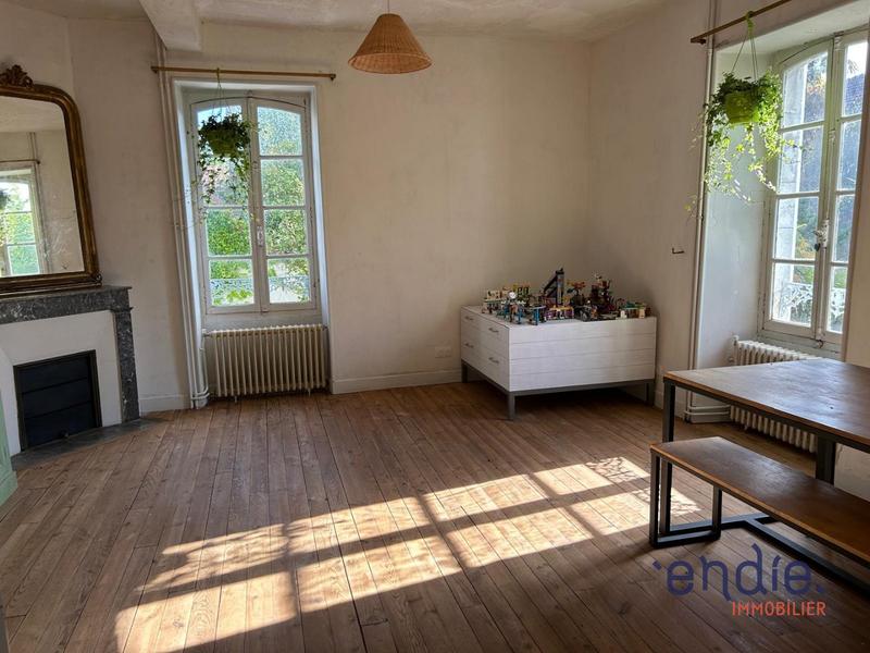 Maison - 430 m² - 14 pièces