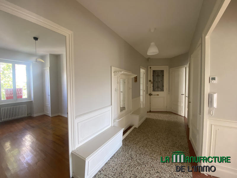 Appartement - 100 m² - 5 pièces