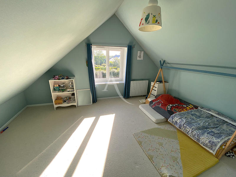 Maison - 216 m² - 7 pièces