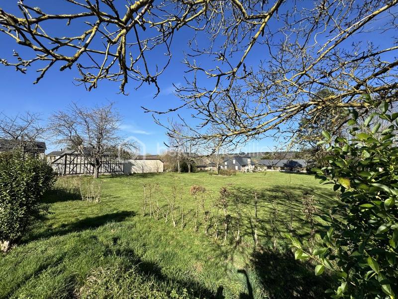 Terrain constructible - 2 067 m²