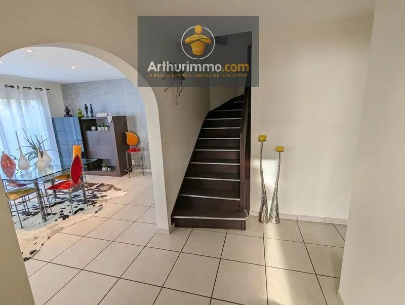 Maison - 201 m² - 7 pièces